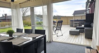Villa in Henån with Jacuzzi and Sauna | SE09119