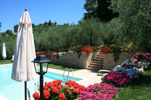BRUNELLO - Cozy cottage located in a peaceful & panoramic position in Tuscany
