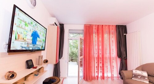 Red Apartment with Garden Bucharest