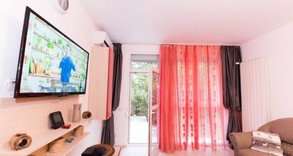 Red Apartment with Garden Bucharest