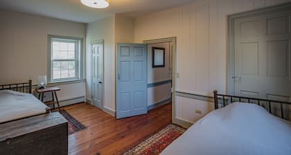 Charming Brick Farmhouse w/ Wraparound Porch in Brownsburg VA!! WIFI & AC