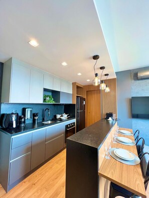Deluxe Apartment | Private kitchen - Extension Berrini (São Paulo)
