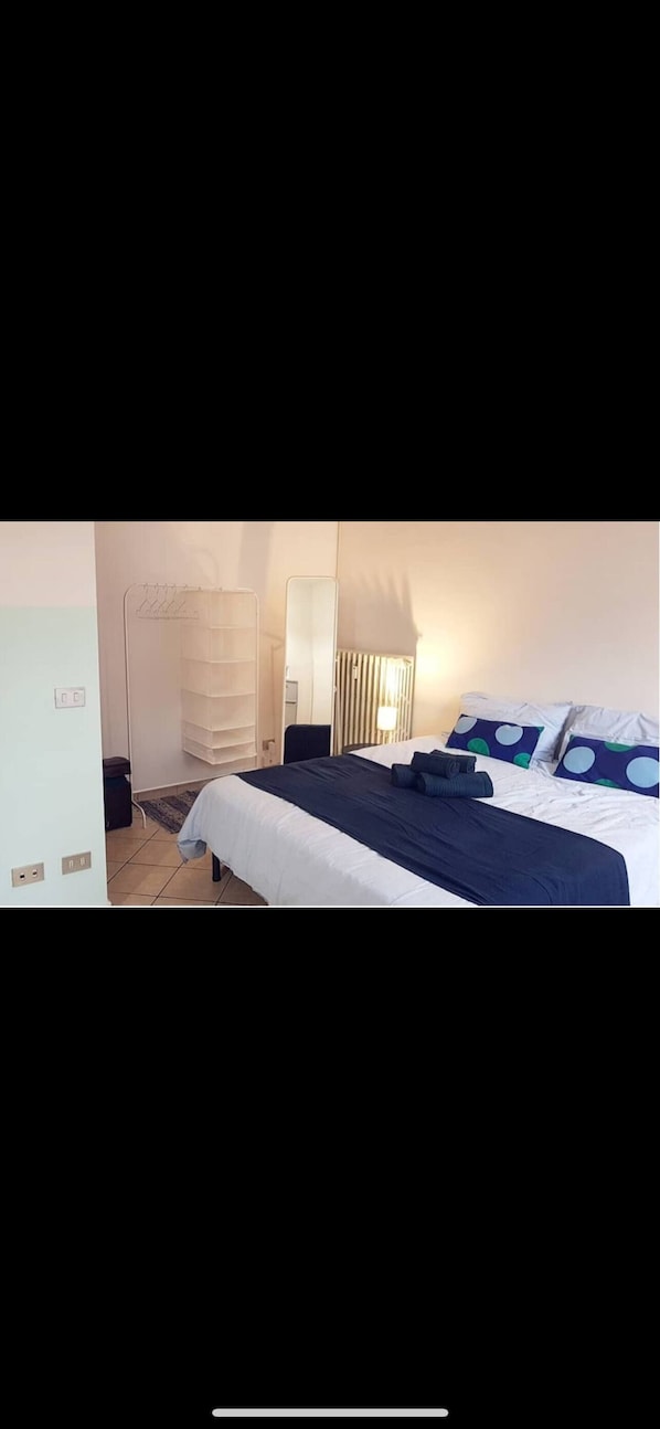 1 chambre, fer et planche à repasser, Wi-Fi, draps fournis