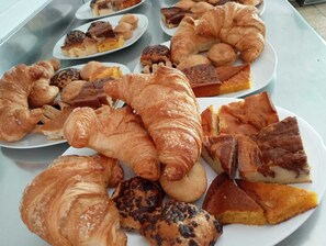Tägliches inbegriffenes einheimisches Frühstück