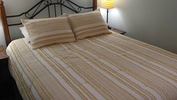 1 chambre, fer et planche à repasser, accès au Wi-Fi (inclus)