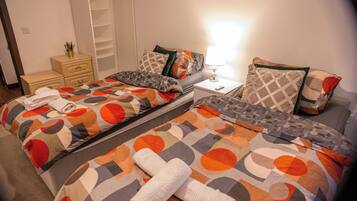 2 bedrooms, iron/ironing board, free WiFi, wheelchair access