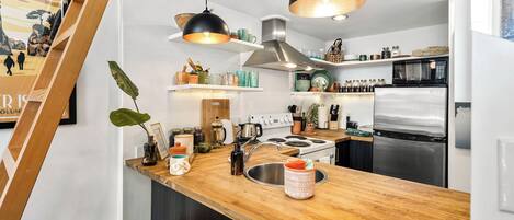 Microwave, oven, stovetop, dishwasher