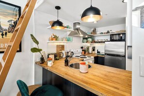 Microwave, oven, stovetop, dishwasher