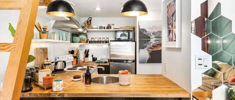 Microwave, oven, stovetop, dishwasher