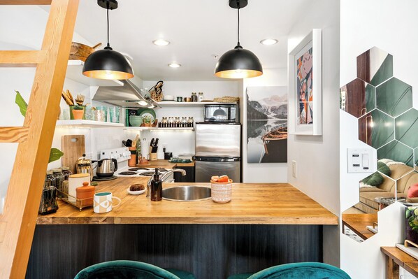 Mikrowelle, Ofen, Herdplatte, Geschirrspüler