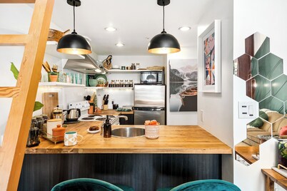 Boho-Chic Character Loft in the Heart of OldTown - Stylish Unforgettable Stay