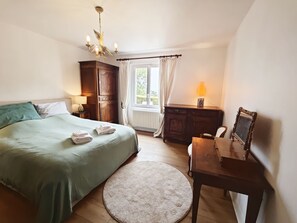 4 間睡房、熨斗/熨衫板、Wi-Fi、床單