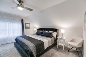 4 多间卧室、办公桌、熨斗/熨衣板、旅行婴儿床