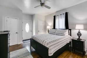 4 bedrooms, desk, iron/ironing board, travel cot