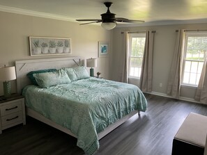 2 chambres, fer et planche à repasser, Wi-Fi, draps fournis
