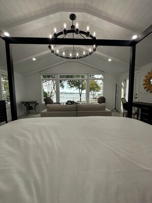 4 bedrooms, iron/ironing board, travel cot, free WiFi