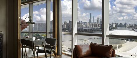 Ropa de cama de alta calidad y artículos del minibar gratis