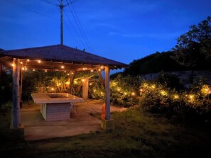 Outdoor spa tub