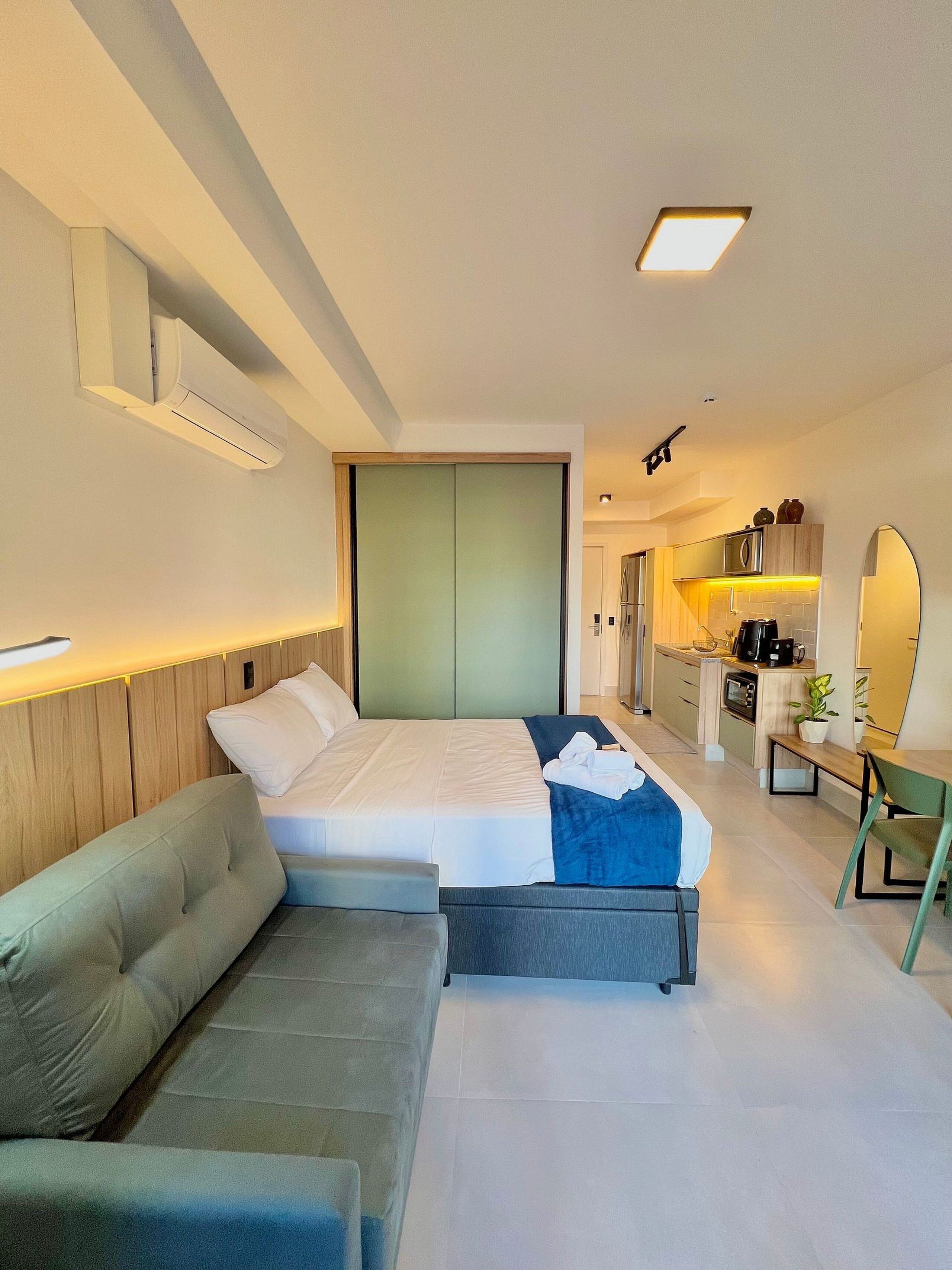 Business Studio | Free WiFi