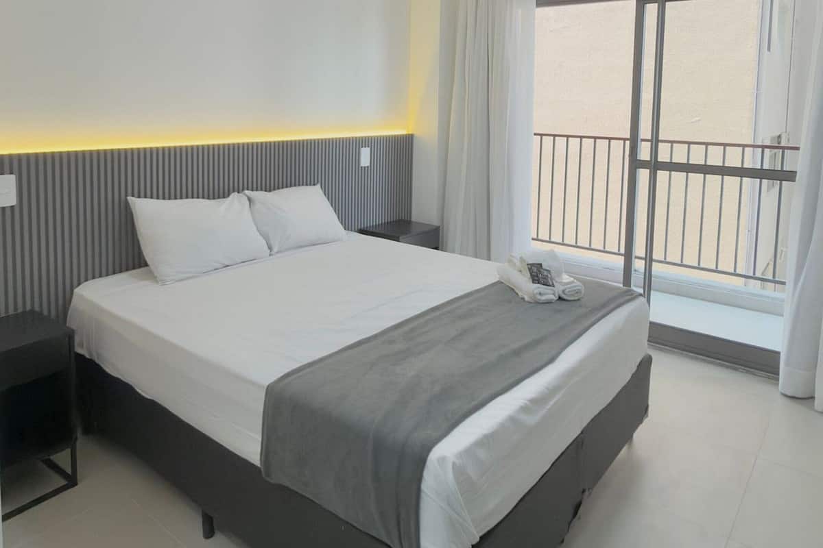 Business Studio | Free WiFi