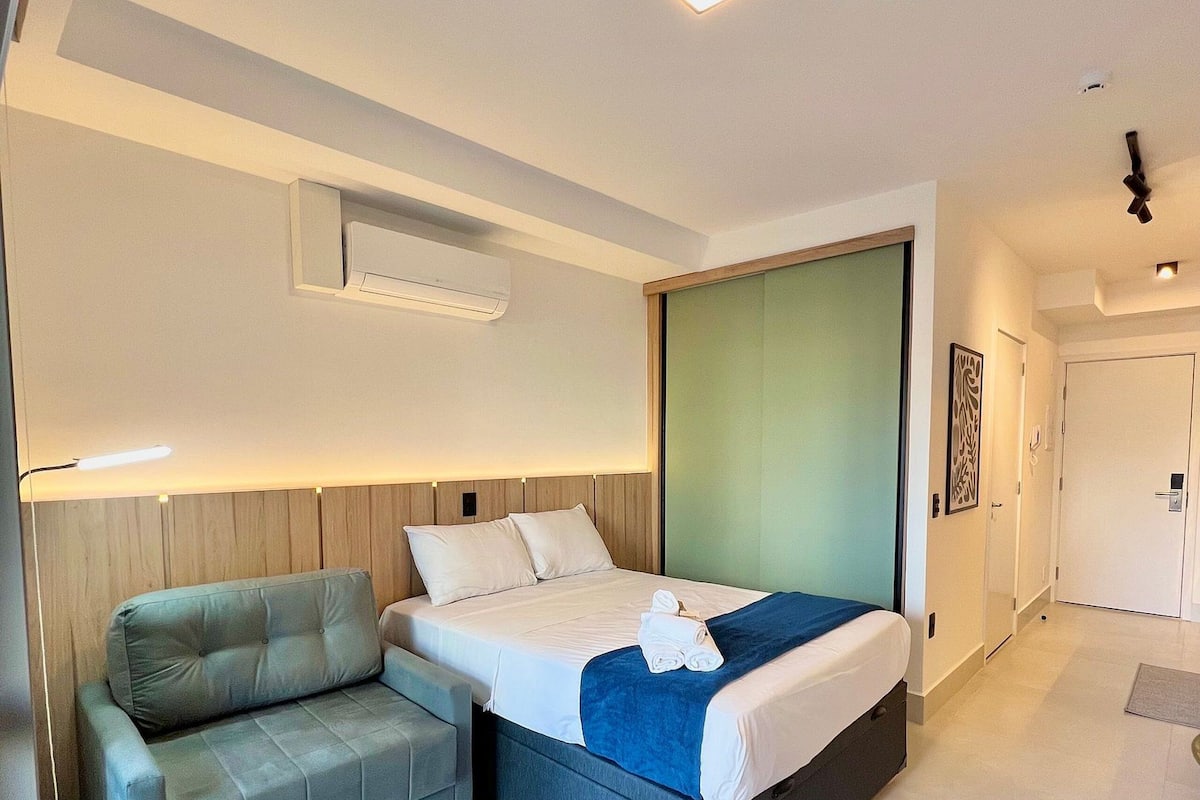 Business Studio | Free WiFi