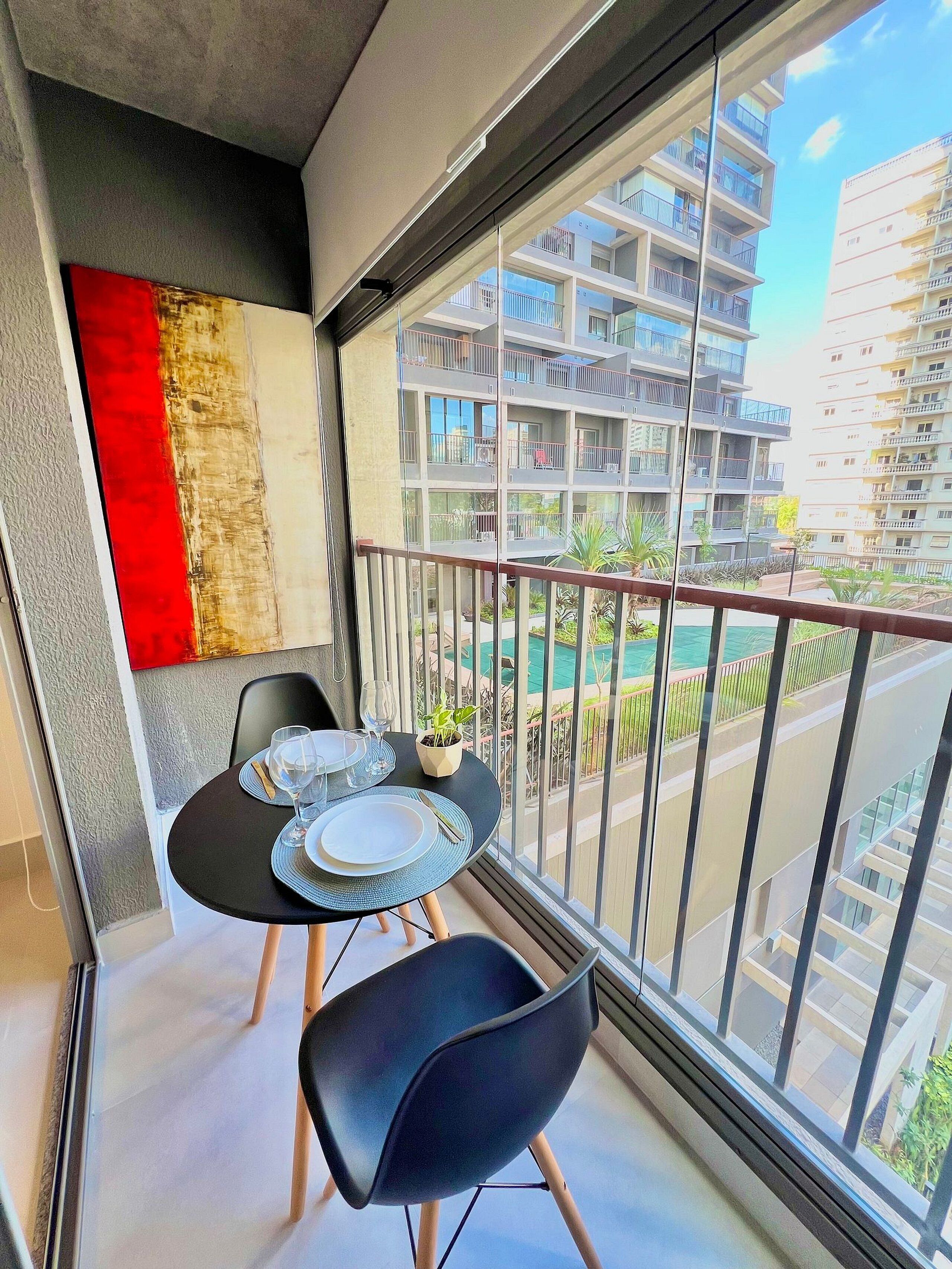 Business Studio | Dining