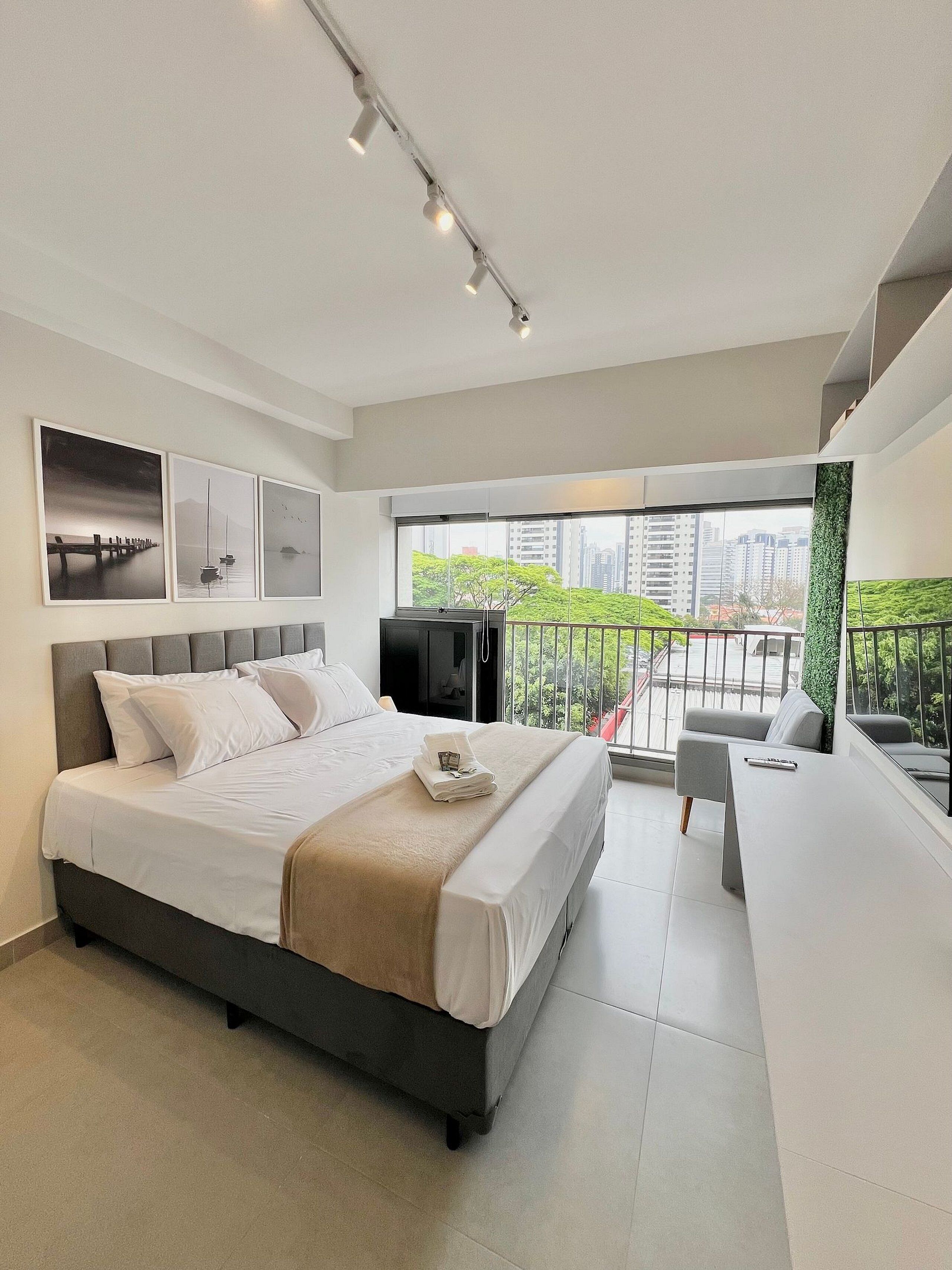 Standard Studio | Free WiFi