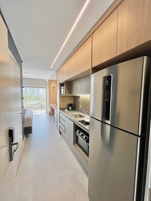Classic Studio | Private kitchen | Microwave, stovetop, cookware/dishes/utensils - La Vida (São Paulo)