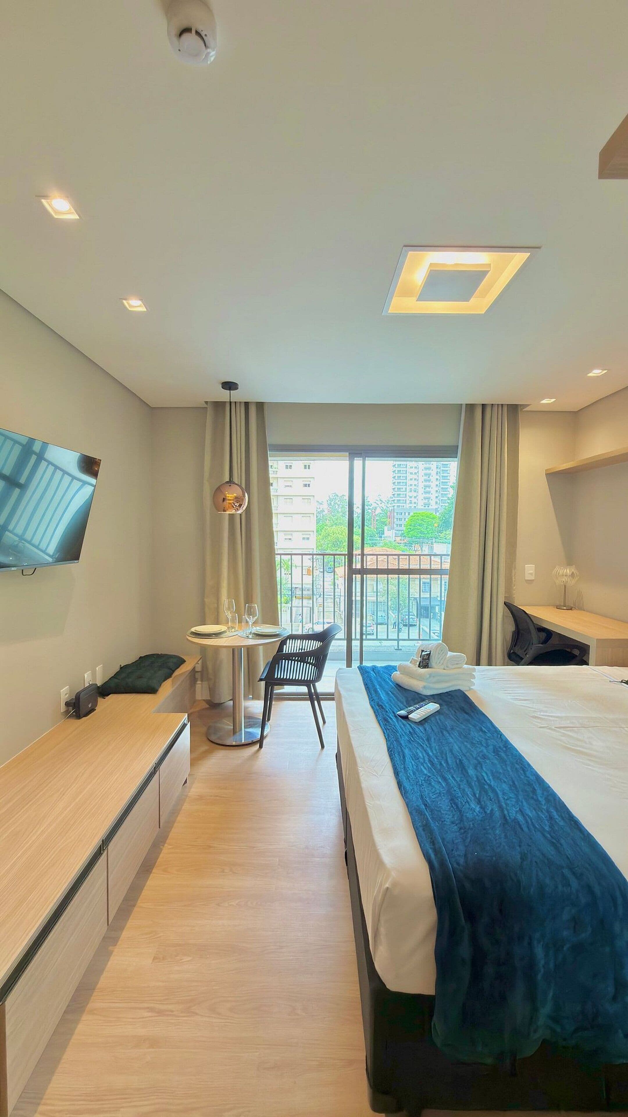 Club Studio | Free WiFi