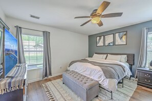 3 bedrooms, iron/ironing board, WiFi, bed sheets