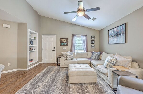 Smart TV, fireplace