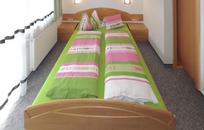 3 Schlafzimmer, Reisekinderbett, kostenloses WLAN