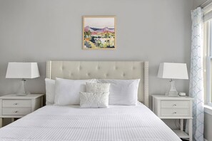 3 bedrooms, desk, iron/ironing board, free WiFi