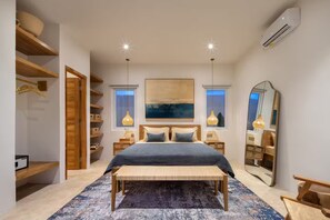 2 bedrooms, iron/ironing board, WiFi