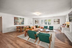 Smart TV -  A Peaceful, Lowcountry Artist's Retreat (Beaufort)