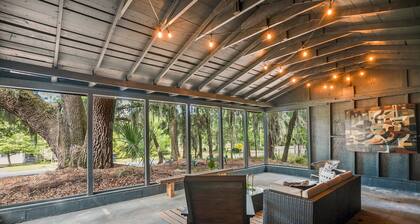A Peaceful, Lowcountry Artist's Retreat