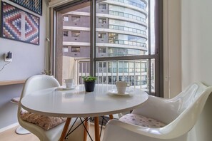 Comfort Studio | Dining