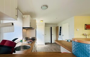 Kühlschrank, Herdplatte, Geschirrspüler