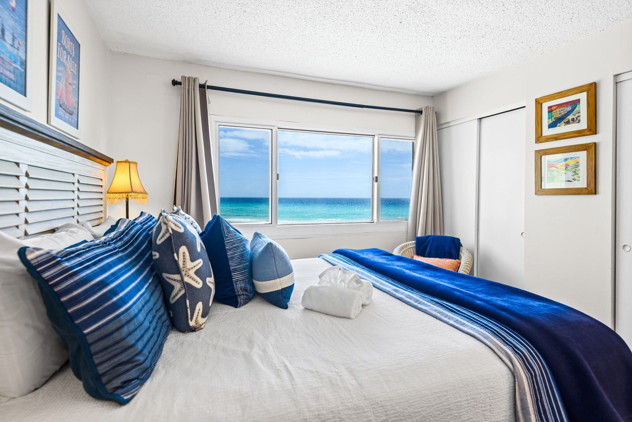 Leilighet, flere senger, balkong, havutsikt (Pinnacle Port B2306) | 2 soverom, individuelt dekorert og individuelt innredet