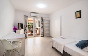 3 bedrooms, free WiFi - Amazing apartment in Bol with WiFi (Bol)