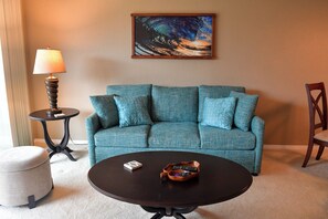 Smart TV - Charming 1-bedroom condo in downtown Kailua-Kona  just 2 blocks from the beach (Kailua-Kona)