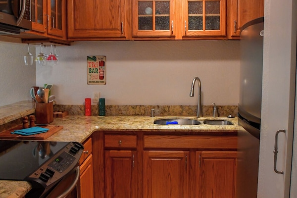 Mikrobølgeovn, ovn, kogeplade, opvaskemaskine