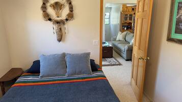 2 habitaciones, tabla de planchar con plancha, wifi y ropa de cama