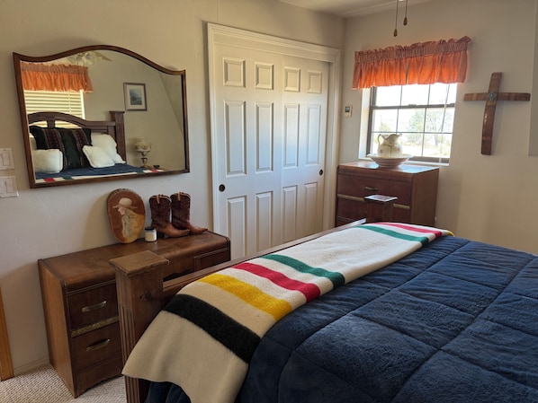 Iron/ironing board, WiFi, bed sheets