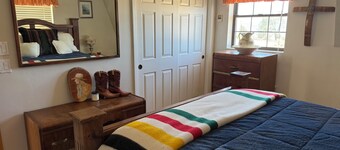 Lazy Pine Ranch-Quiet or Outdoor Adventure Getaway that includes Wi-Fi and AC