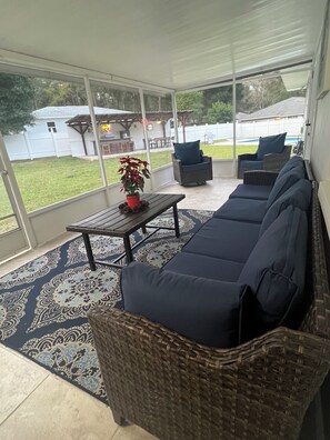 Smart TV - Inverness Getaway Central location -Pet-friendly3Bed-2bath & private pool (Inverness)