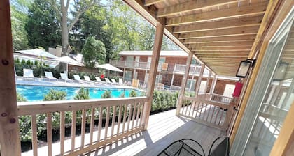 Wainscott Woods Retreat