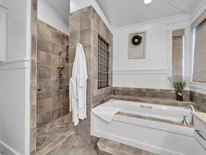House, Multiple Beds, Hot Tub, Ocean View (Salt Air and Sunsets) | Bathroom | Towels