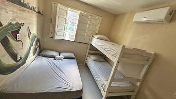 Suíte exclusiva | Quartos à prova de som, ferros/tábuas de passar roupa, Wi-Fi de cortesia