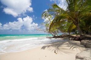 Beach - Makata Blue (Sainte-Luce)